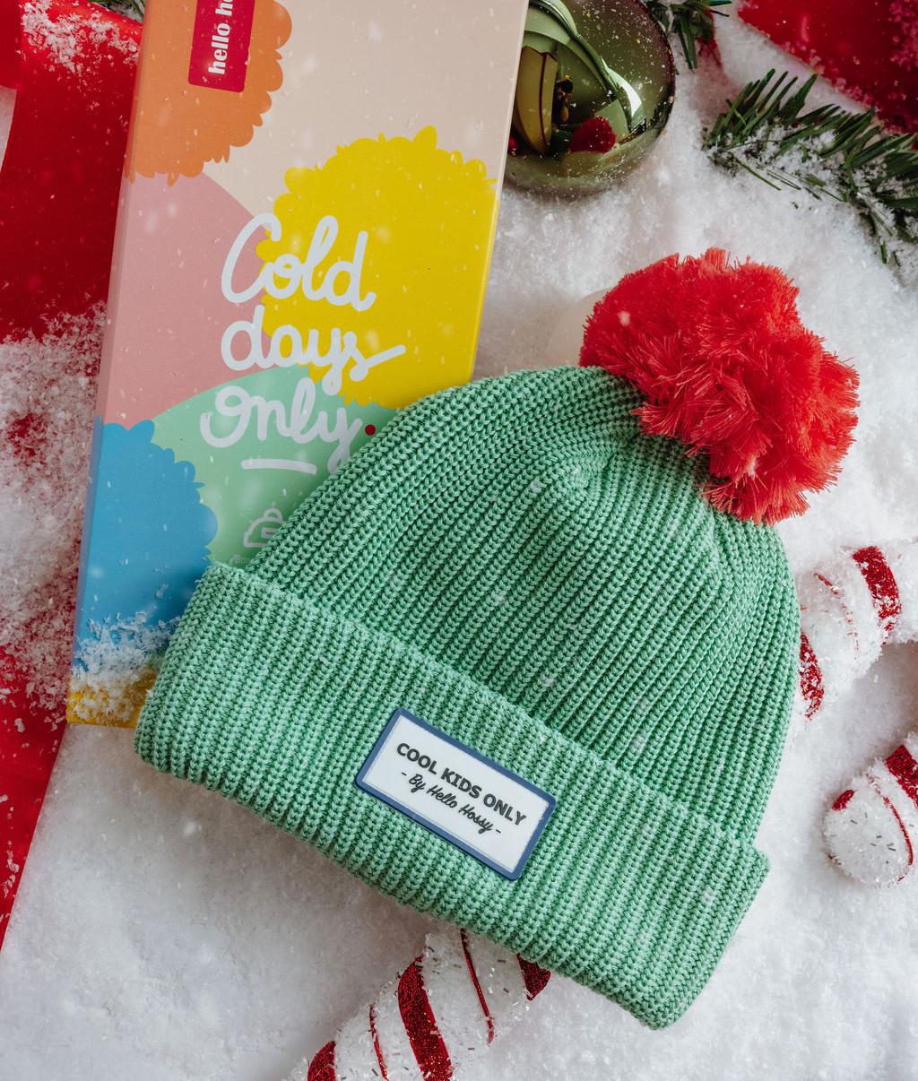 Bonnet Color Block Santa - Image 7