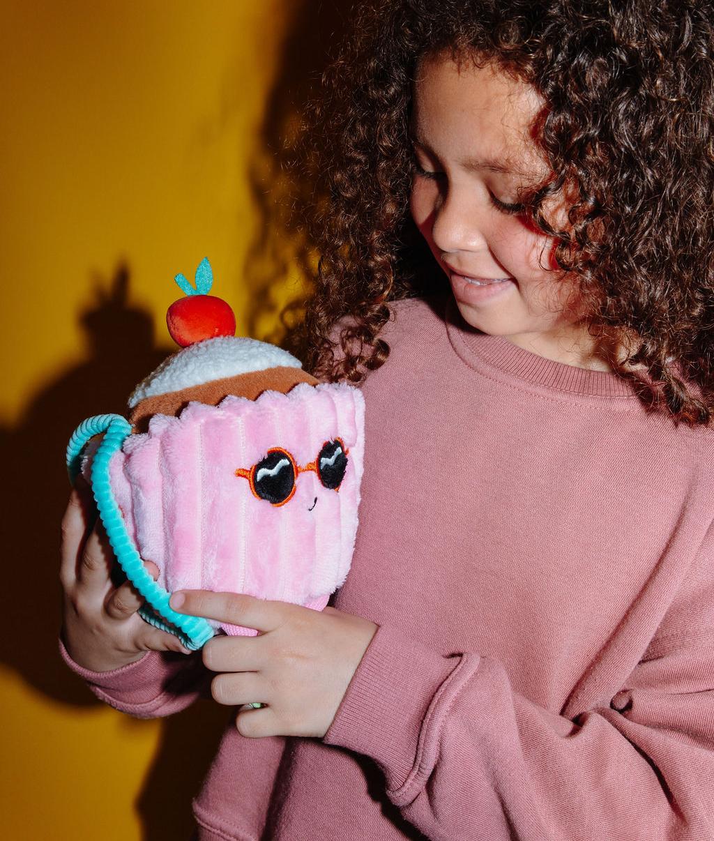 Peluche Cherry Cake - Image 3