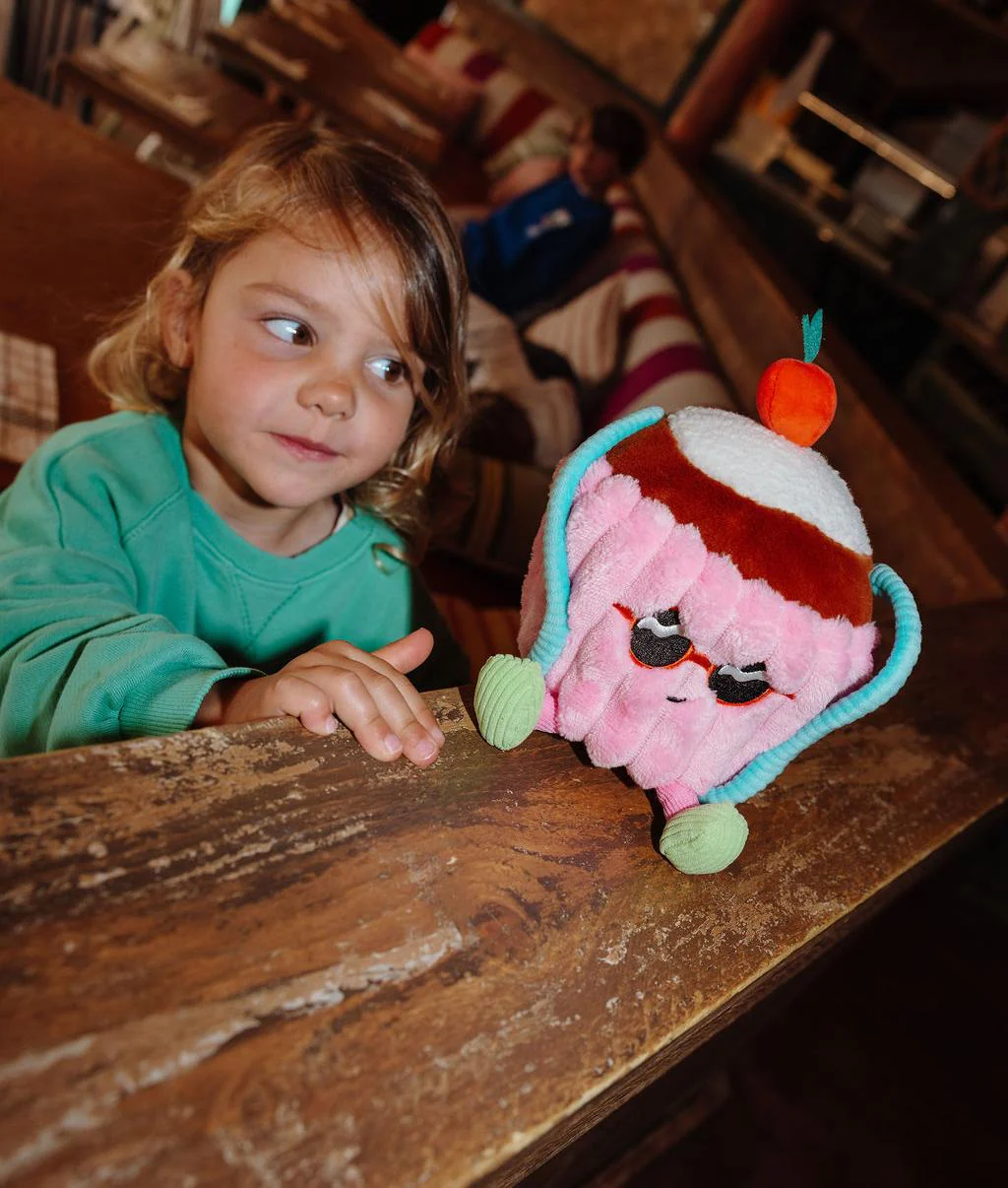 Peluche Cherry Cake - Image 6