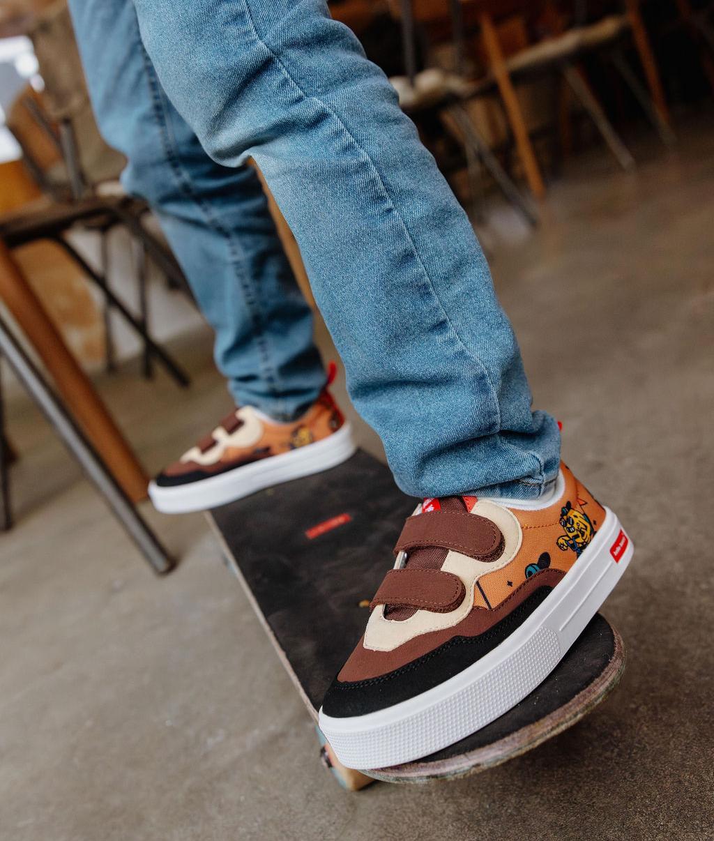 Sneakers Mascots Ride - Image 12