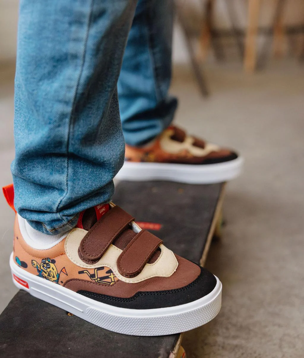 Sneakers Mascots Ride - Image 3